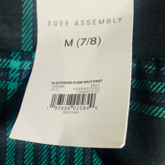 Flare Leg Pants for Girls NWT Girls Size Medium (7/8)
Color Black (Plaid) - Picture 5 of 9